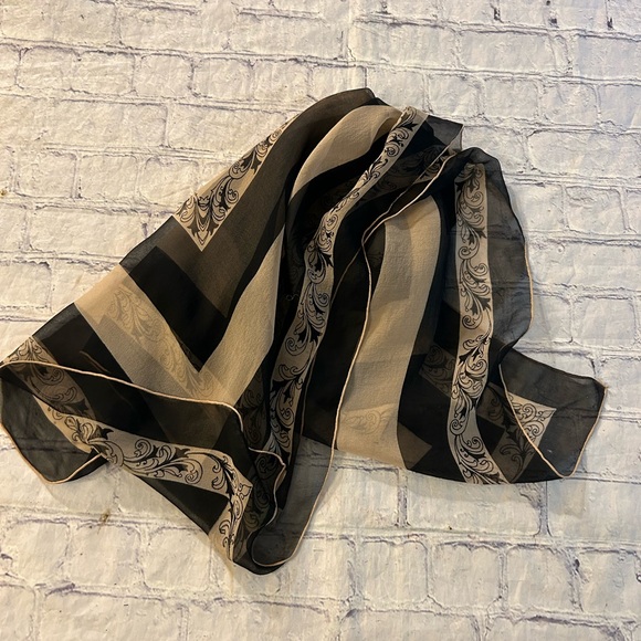 VINTAGE ALL SICK HAND SCREEN PRINT HAND ROLLED SHEER BLACK/BEIGE SQUARE SCARF - Picture 2 of 7